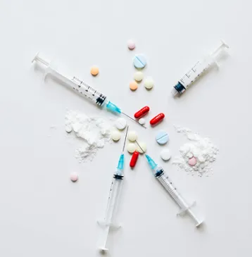 Куда обратиться, если требуется снятие ломки наркомана на дому